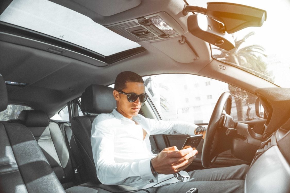Practical Tips for Avoiding the 3 Most Common Types of Distracted Driving